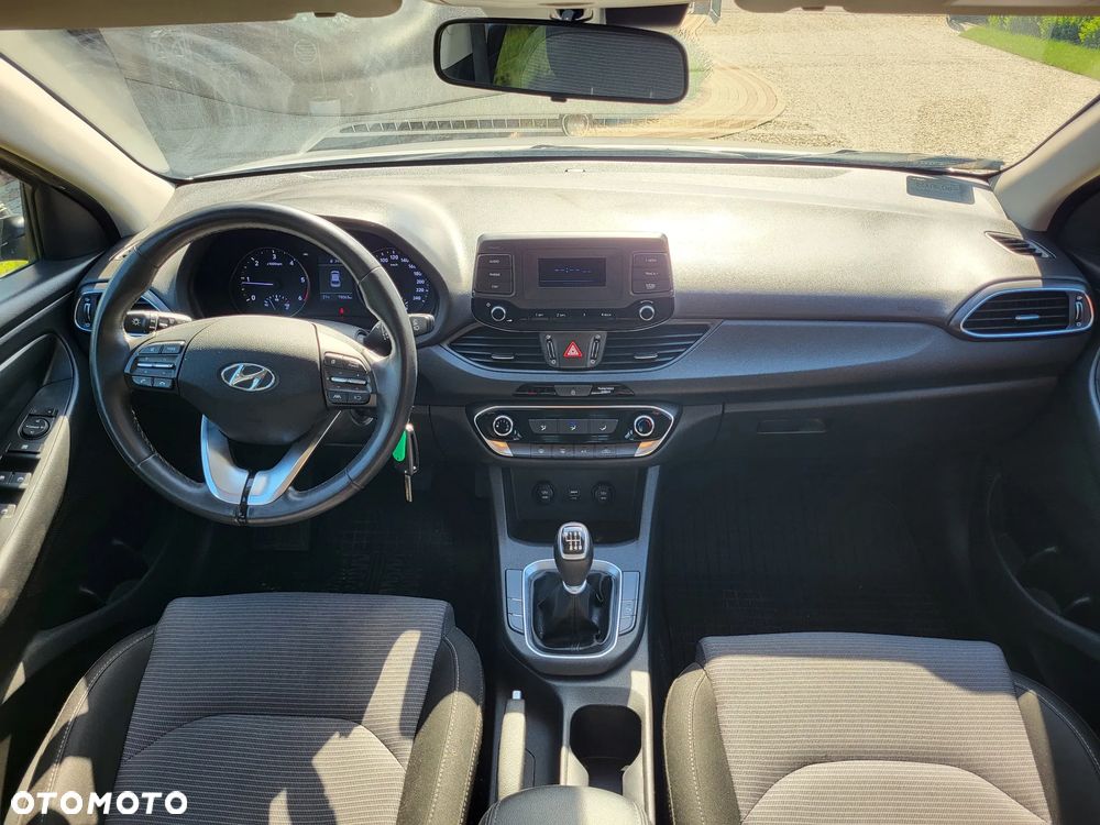 Hyundai i30 1.6 D Classic + - 17