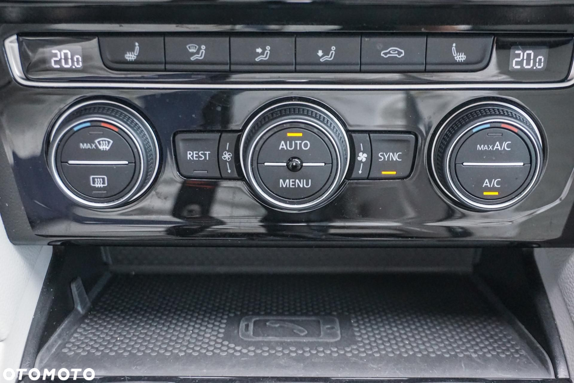 Volkswagen Passat 2.0 TSI Elegance DSG - 32