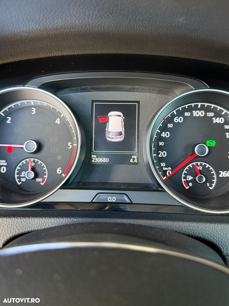 Volkswagen Golf 2.0 TDI DPF DSG Highline - 18