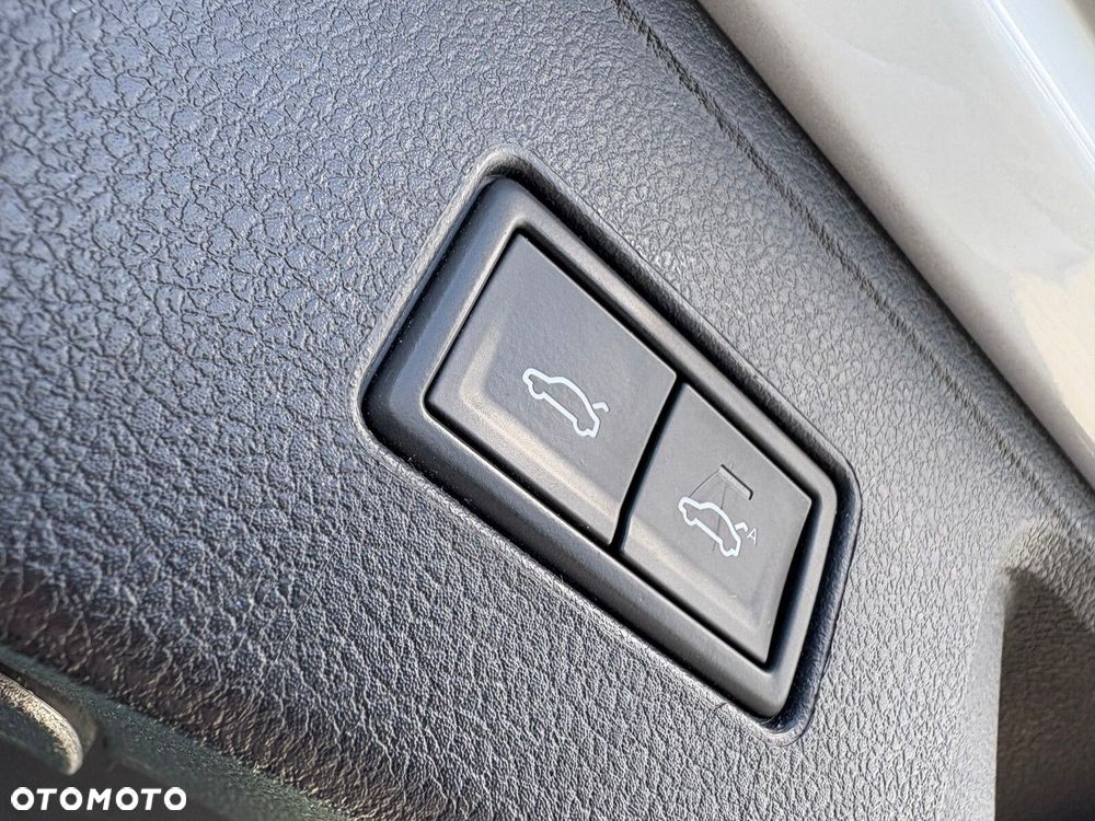 Volkswagen Passat - 21