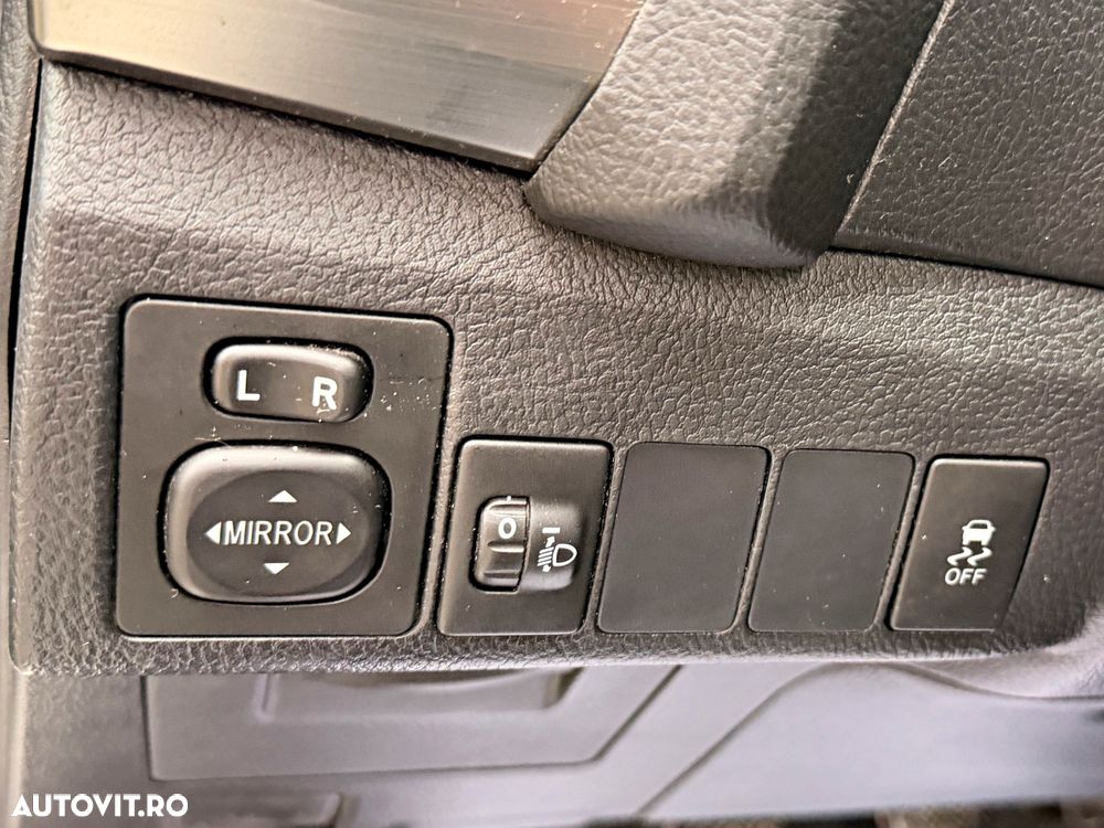 Toyota Auris 1.4 D-4D Unique - 19