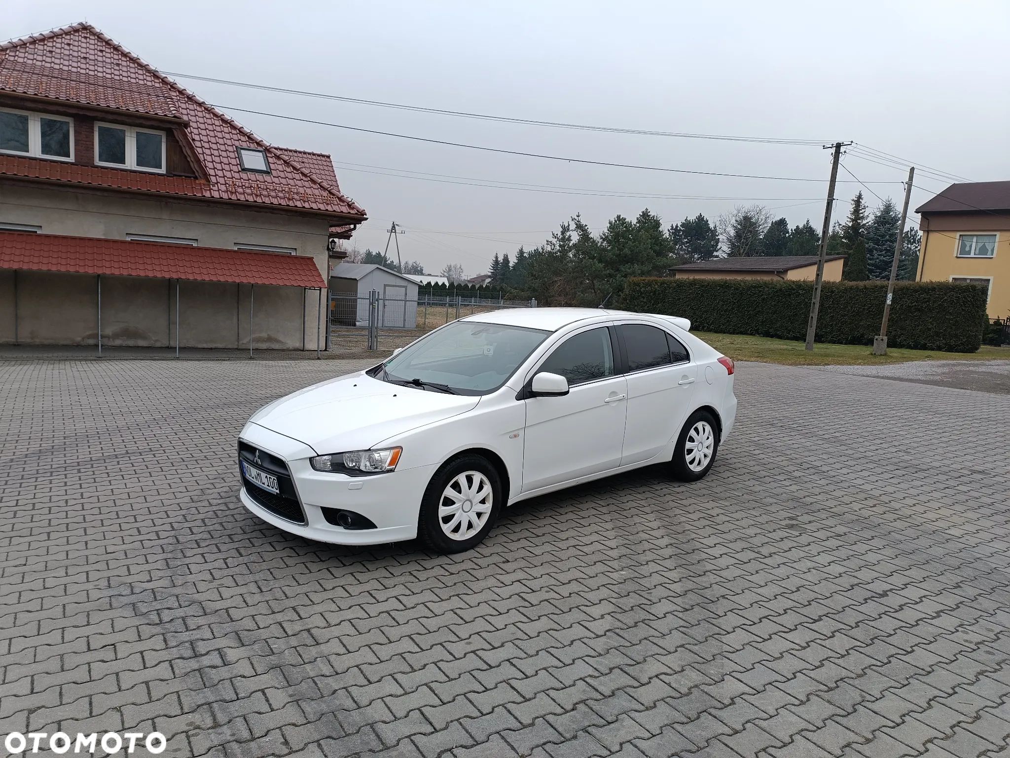Mitsubishi Lancer Sportback 1.6 ClearTec Plus - 1