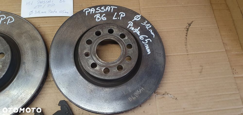 Tarcze hamulcowe klocki przód przednie VW Passat B6 2.0 TDI - 3