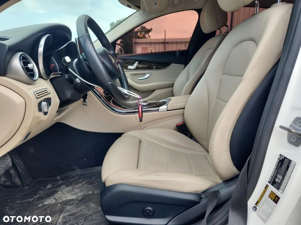 Mercedes-Benz Klasa C 300 9G-TRONIC - 8