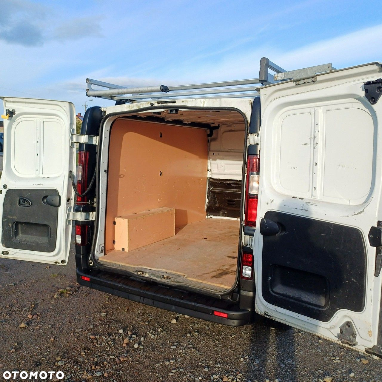 Nissan NV300 - 9