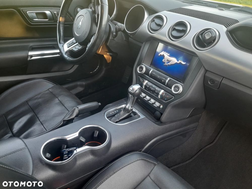 Ford Mustang - 7