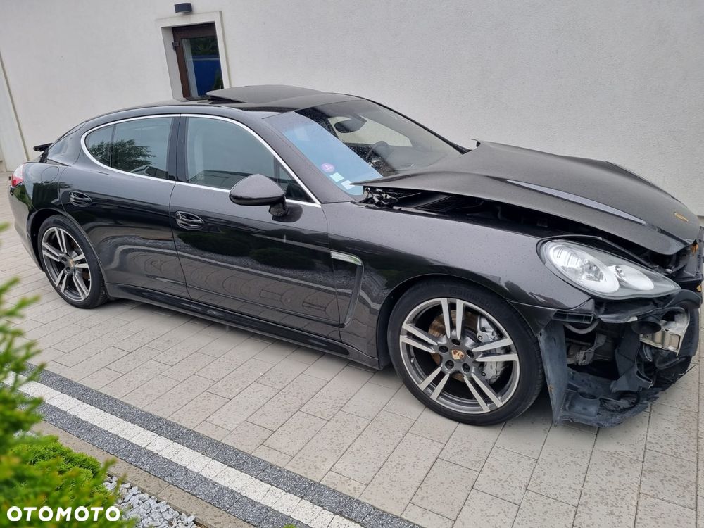 Porsche Panamera 4S - 1