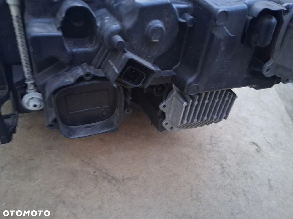 Lampa prawa BMW 5 G30 G31 M5 F90  uszkodzona - 5