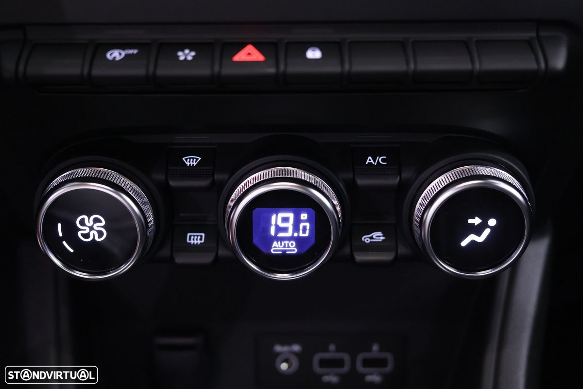 Renault Captur 1.0 TCe Techno Bi-Fuel - 24