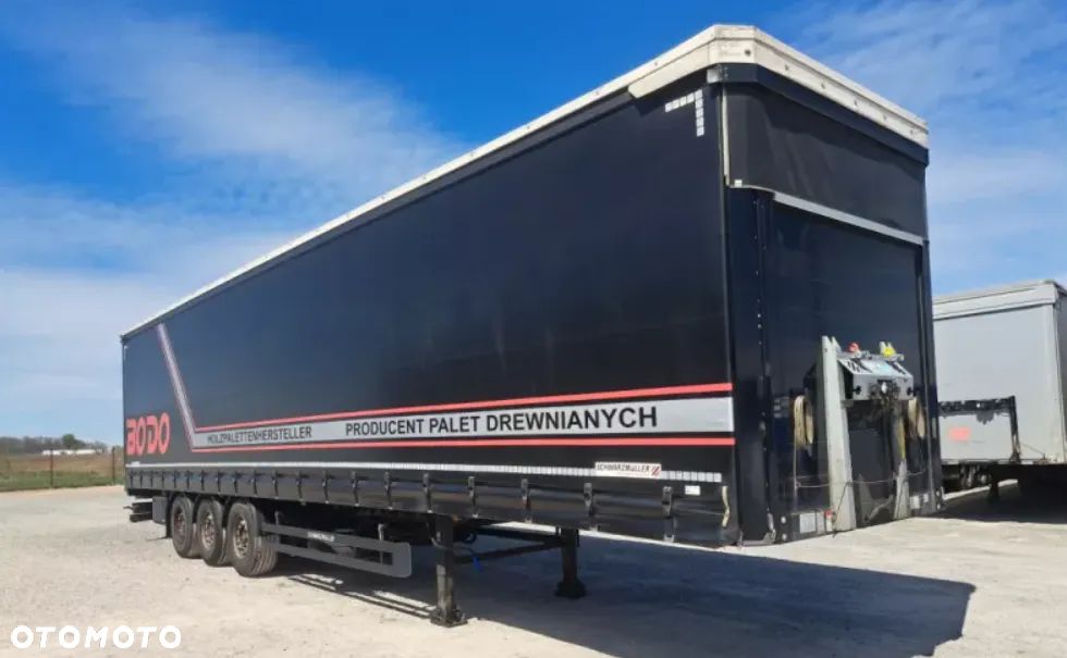 Schwarzmuller FIRANKA J / 5870 KG WAGA SAF / PODNOSZONY REGULOWANY DACH / OŚ PODNOSZONA / OSIE SAF INTRAX / CAŁE CZARNE NACZEPY / REJESTRACJA 2023 ROK DOSTĘPNE 2 IDENTYCZNE SZTUKI !! - 1