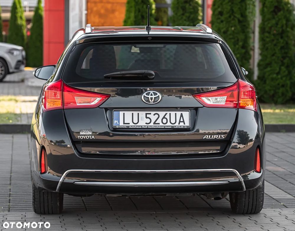 Toyota Auris 1.6 Premium - 6