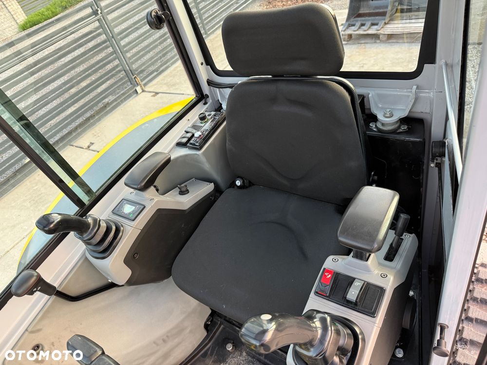 Wacker Neuson EZ26 - 11
