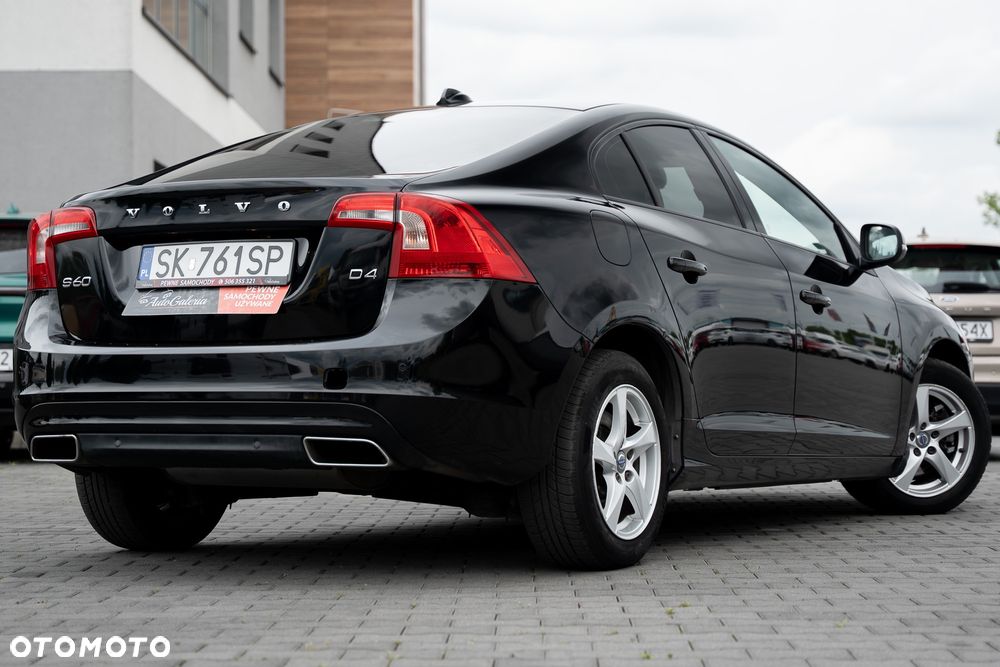 Volvo S60 D3 Drive-E Momentum - 11