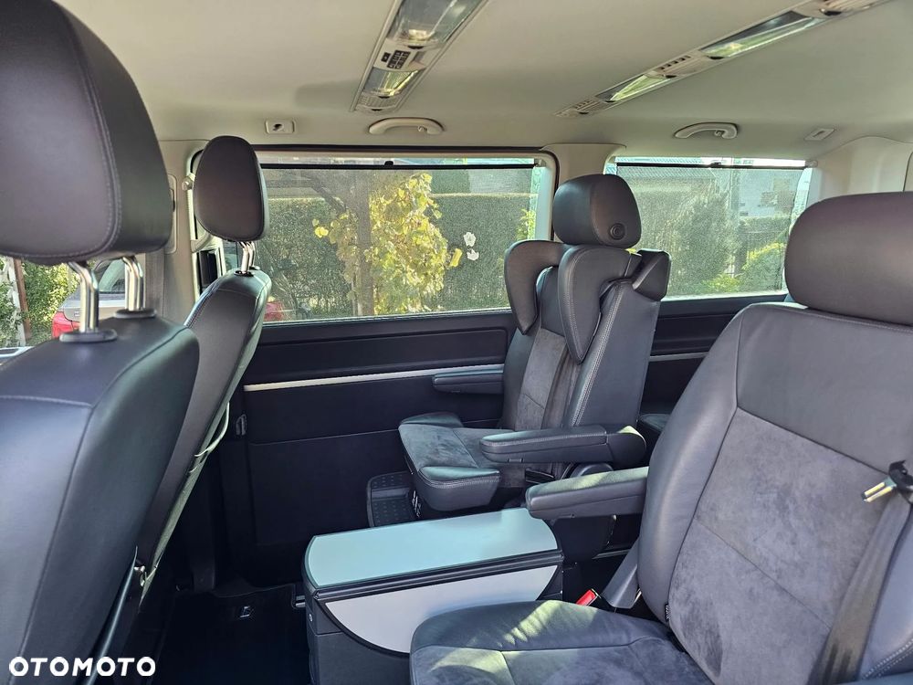 Volkswagen Multivan - 12
