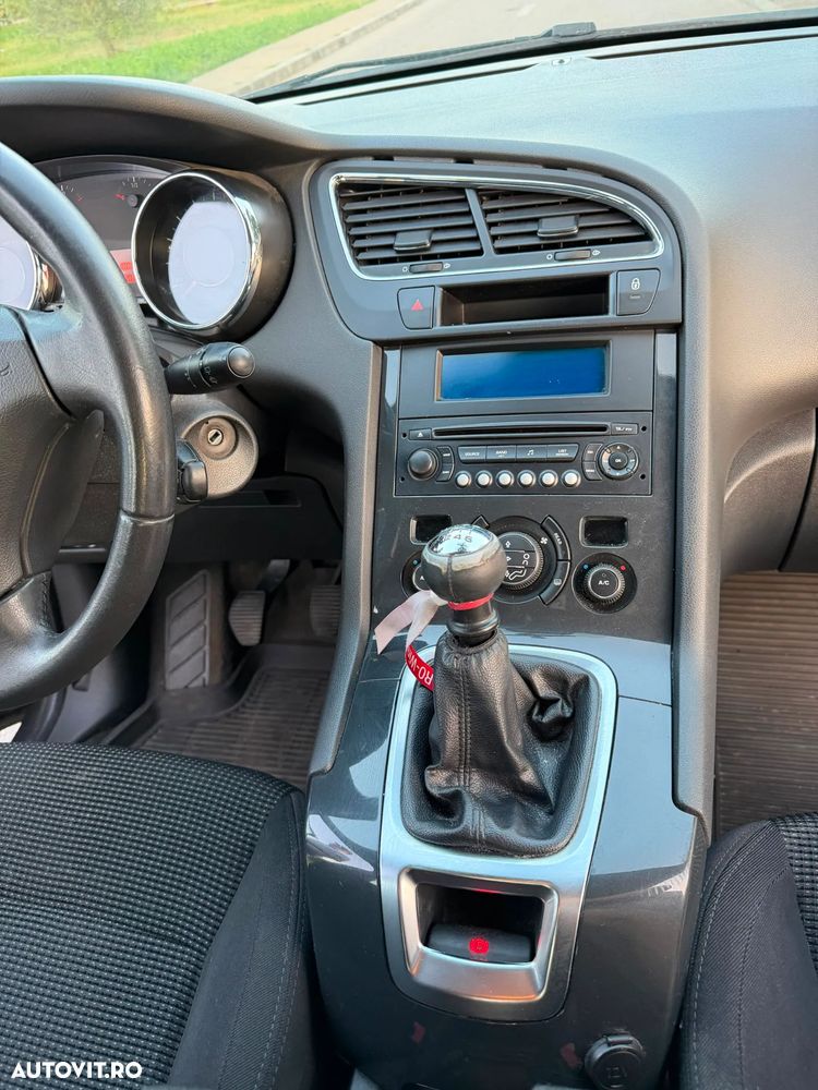 Peugeot 5008 - 5