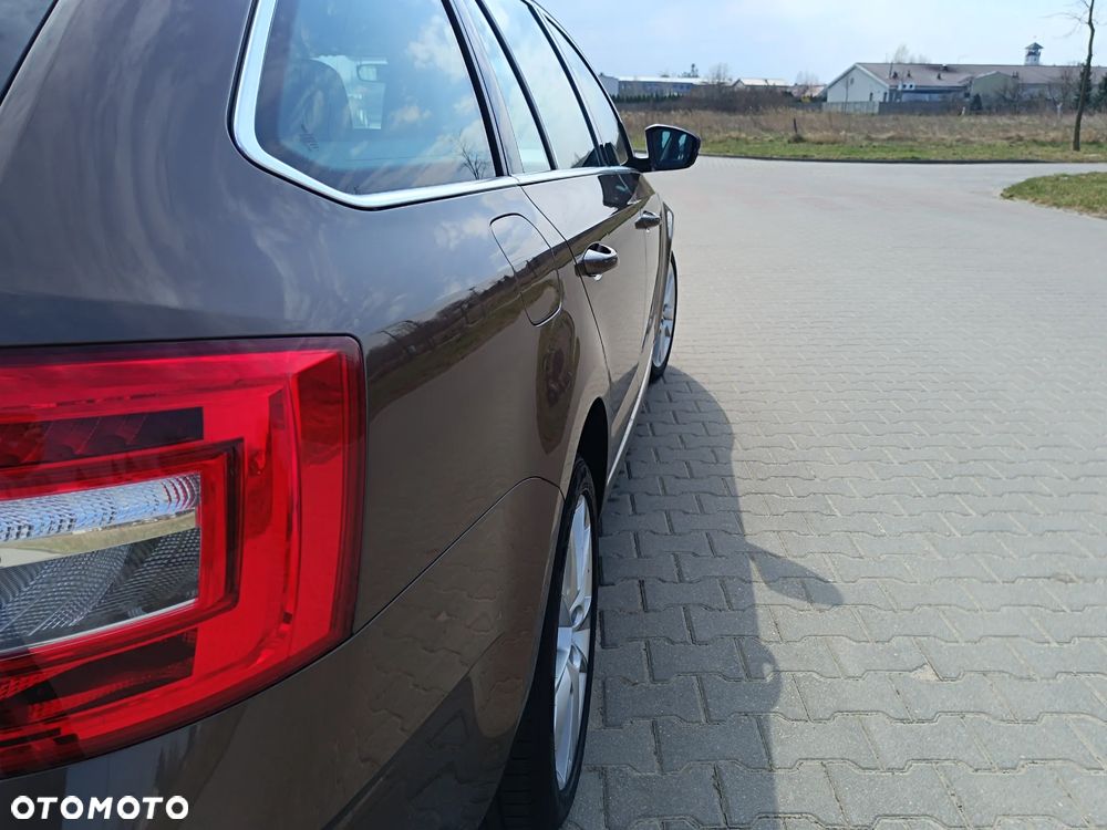 Skoda Octavia 2.0 TDI SCR Style DSG - 10