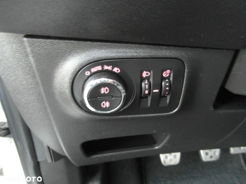 Opel Corsa 1.4 16V Color Edition - 27