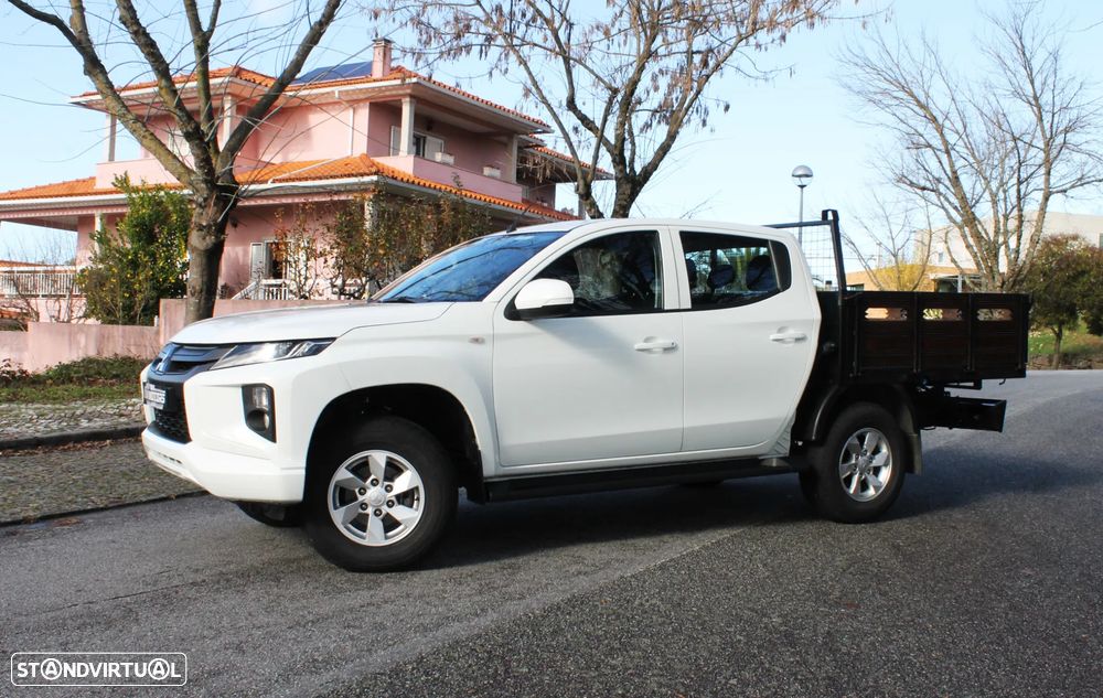 Mitsubishi L200 2.3 DI-D CD Invite 4WD - 16