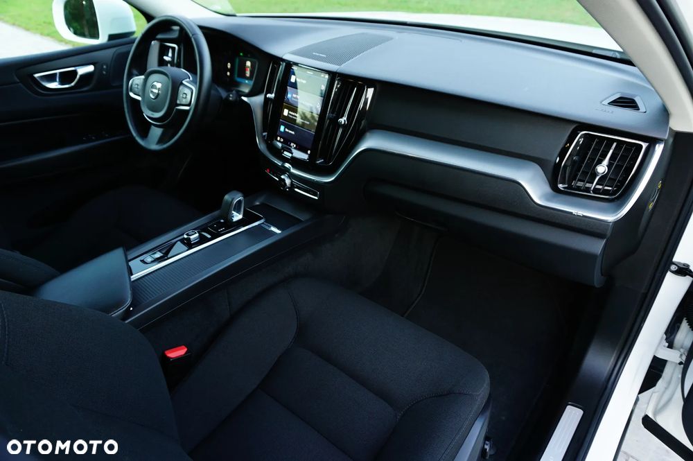 Volvo XC 60 B4 B Momentum Pro - 25