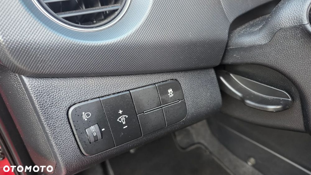 Hyundai i10 - 12