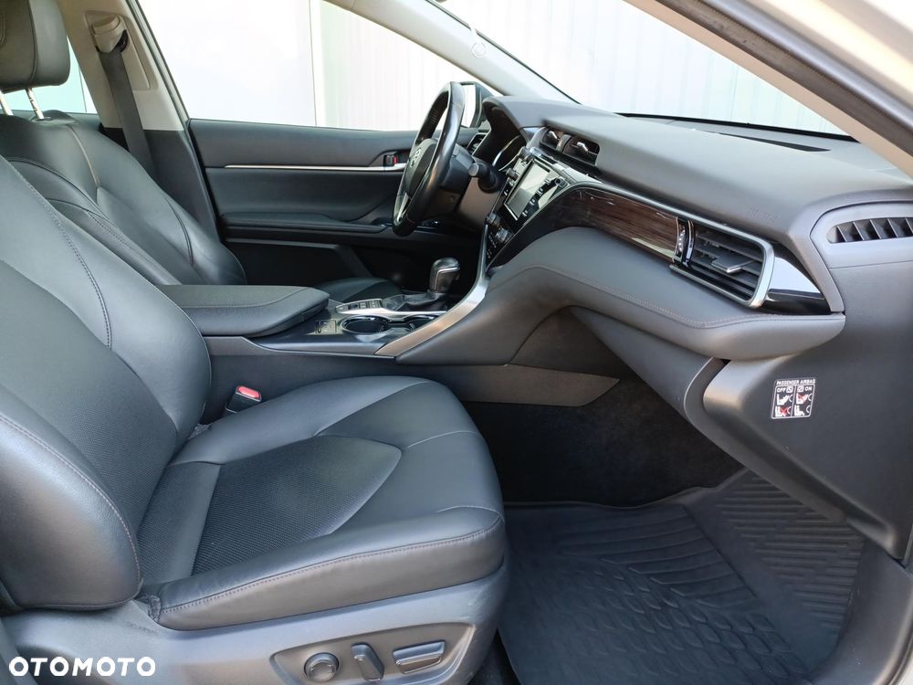 Toyota Camry 2.5 Hybrid Comfort CVT - 13