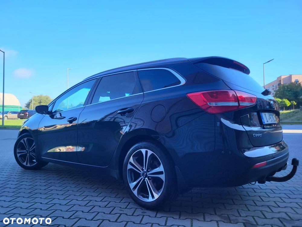 Kia Ceed 1.6 CRDi 136 ISG SW GT Line - 6