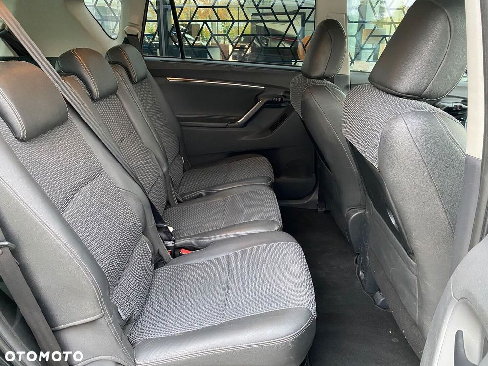 Toyota Verso 1.8 Premium 7os - 19