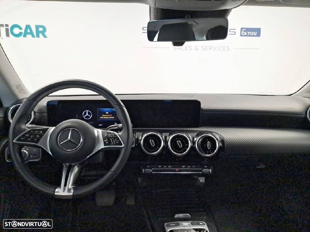 Mercedes-Benz CLA 180 - 8