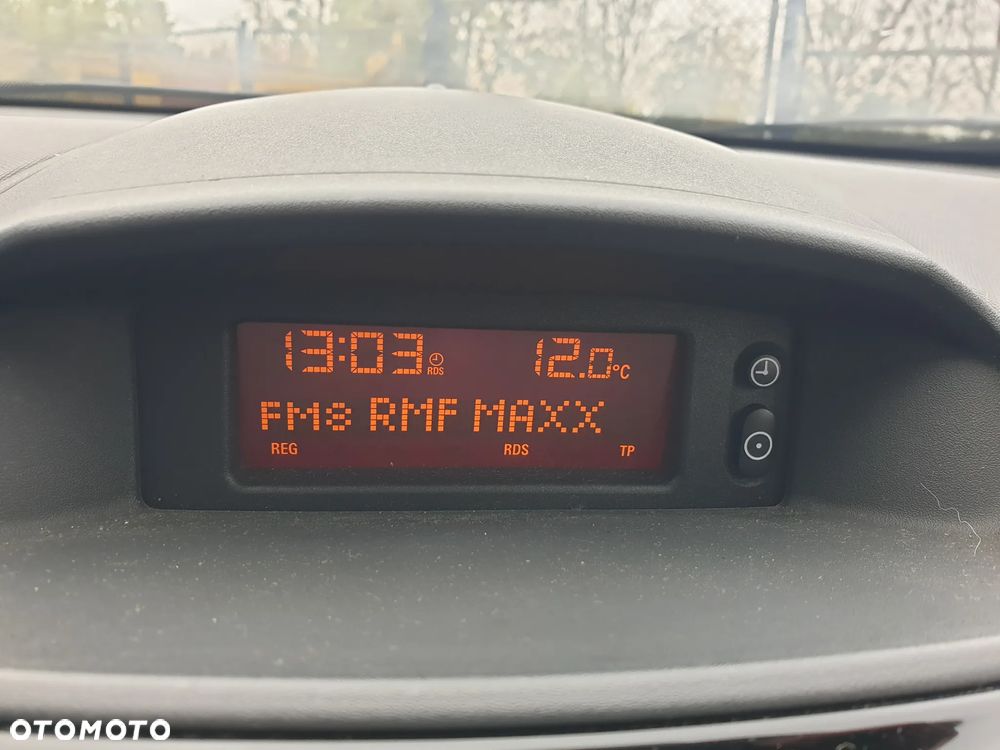 Opel Corsa 1.4 16V Cosmo - 19