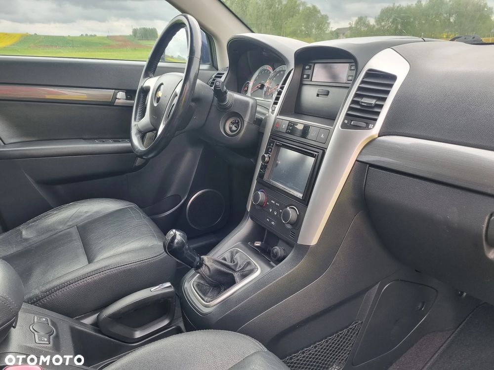Chevrolet Captiva 2.4 4WD 7 Sitzer LT - 2