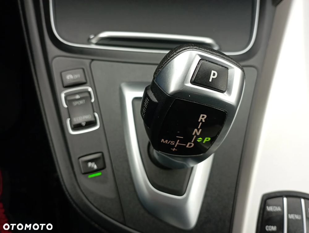 BMW Seria 3 318i - 17