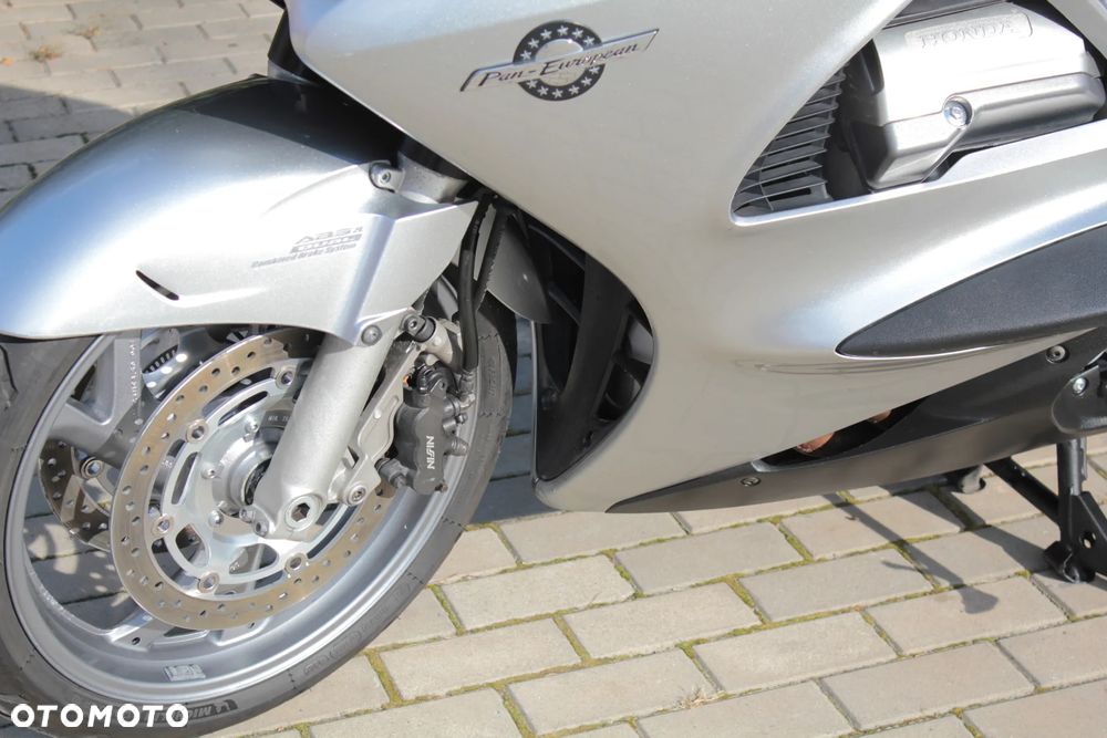 Honda ST - 11