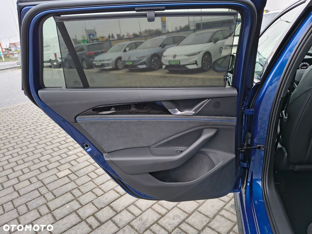 Volkswagen Passat - 13