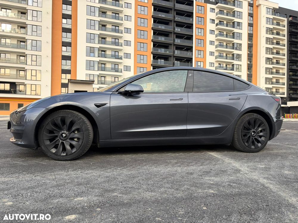 Tesla Model 3 - 2