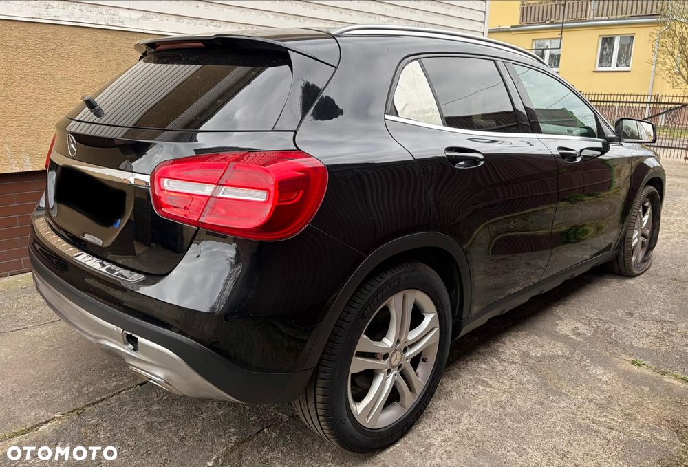 Mercedes-Benz GLA - 14