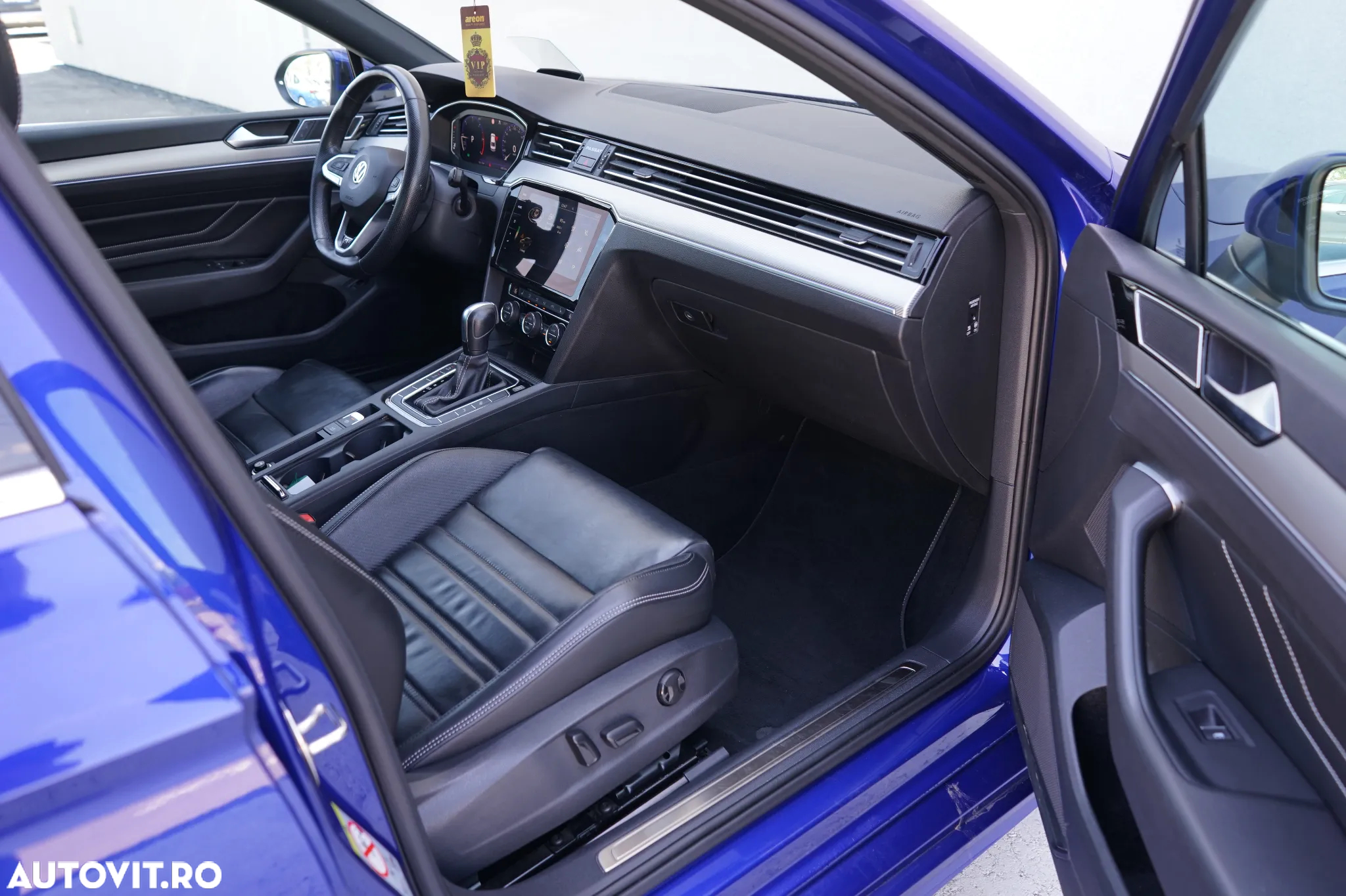 Volkswagen Passat - 36