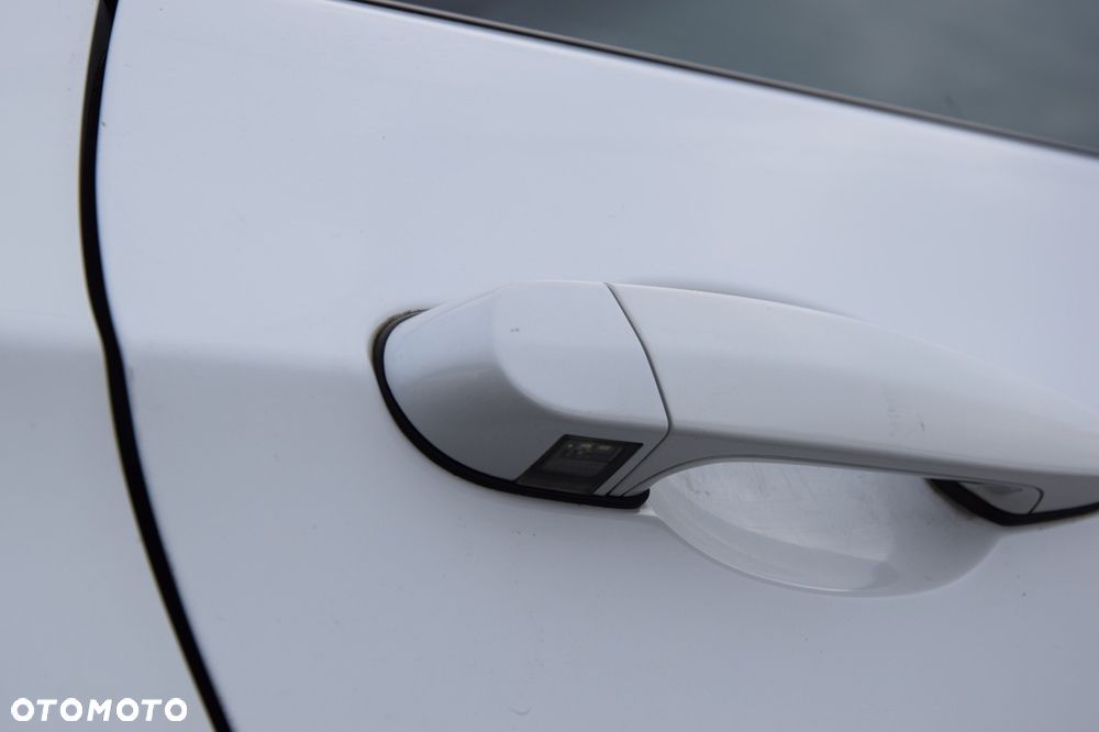 BMW Seria 3 335i M Sport Edition - 16