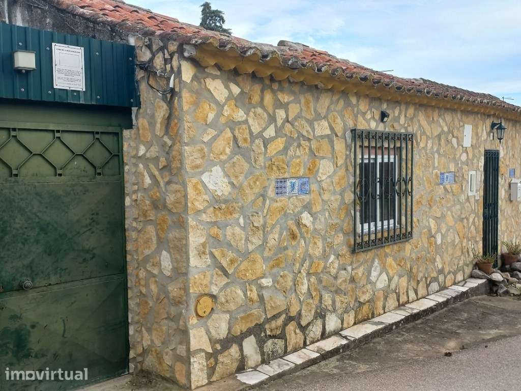 Moradia T2, com garagem, logradouro em Póvoa de Santarém. - Grande imagem: 3/23