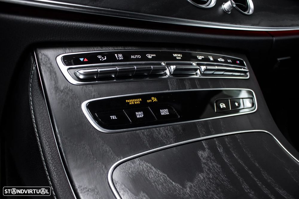 Mercedes-Benz E 300 e AMG Line - 26