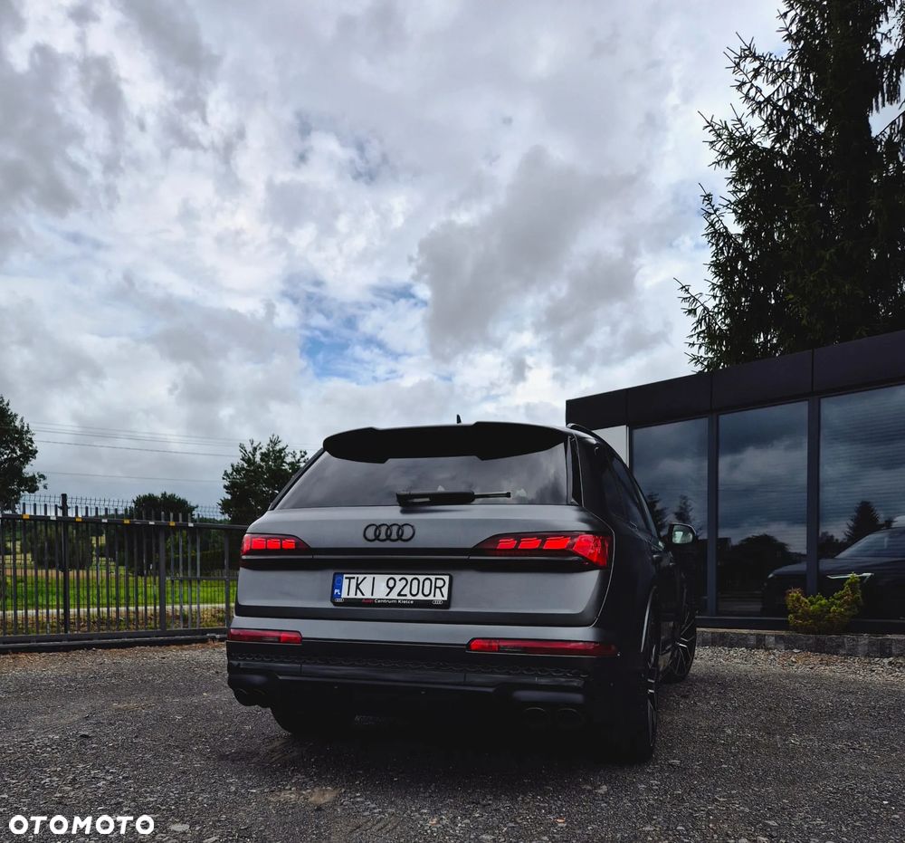 Audi SQ7 - 7