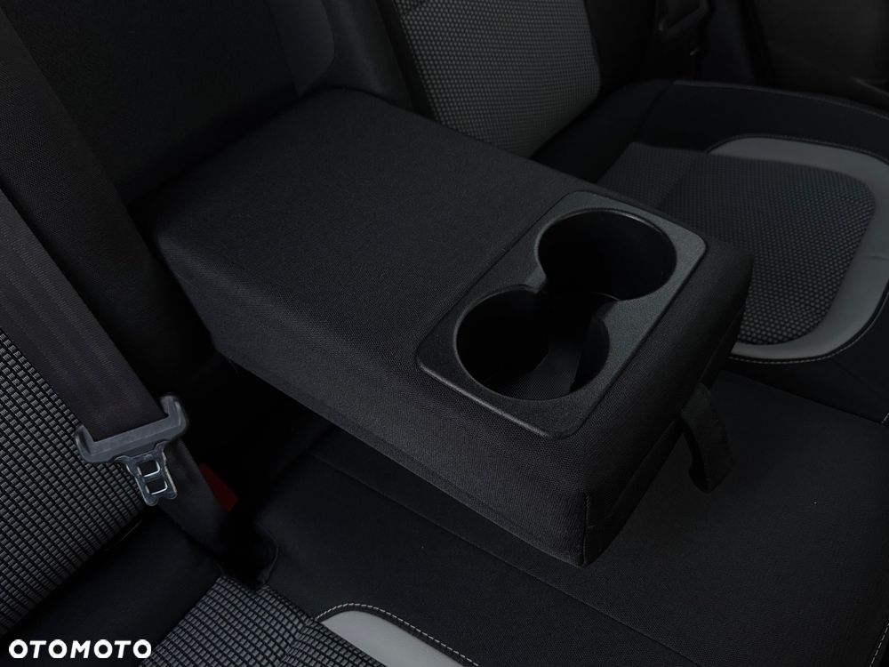 Kia Ceed 1.6 GDI Business Line - 31