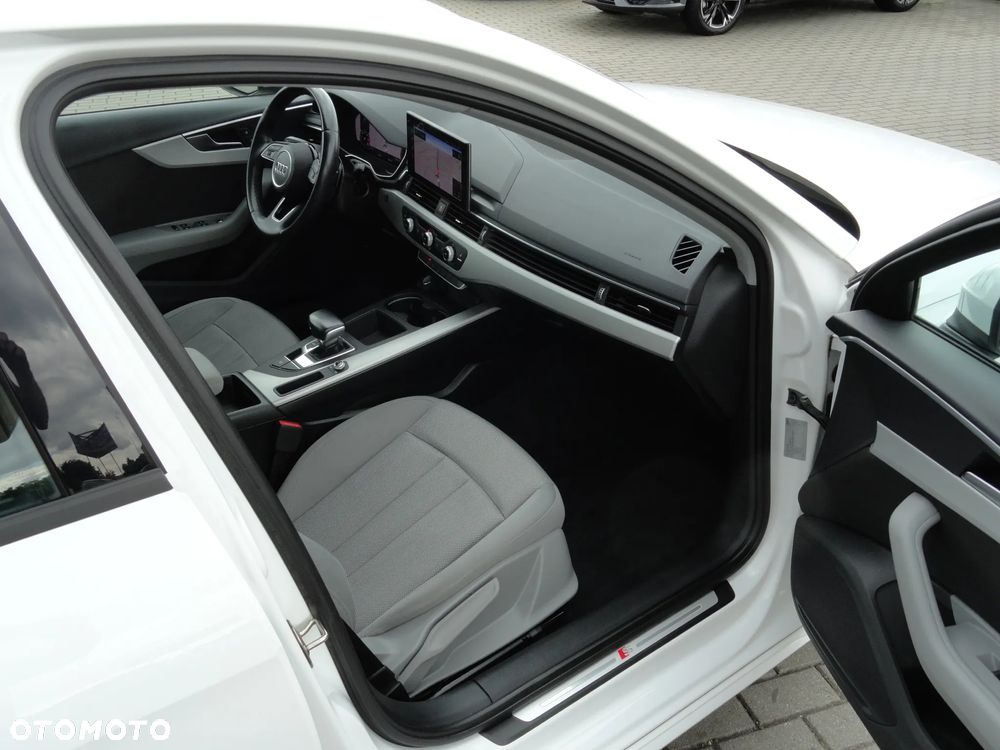 Audi A4 Avant 35 TDI mHEV S Line S tronic - 9