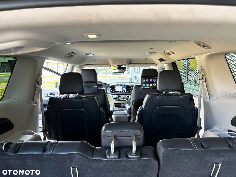 Chrysler Pacifica - 15