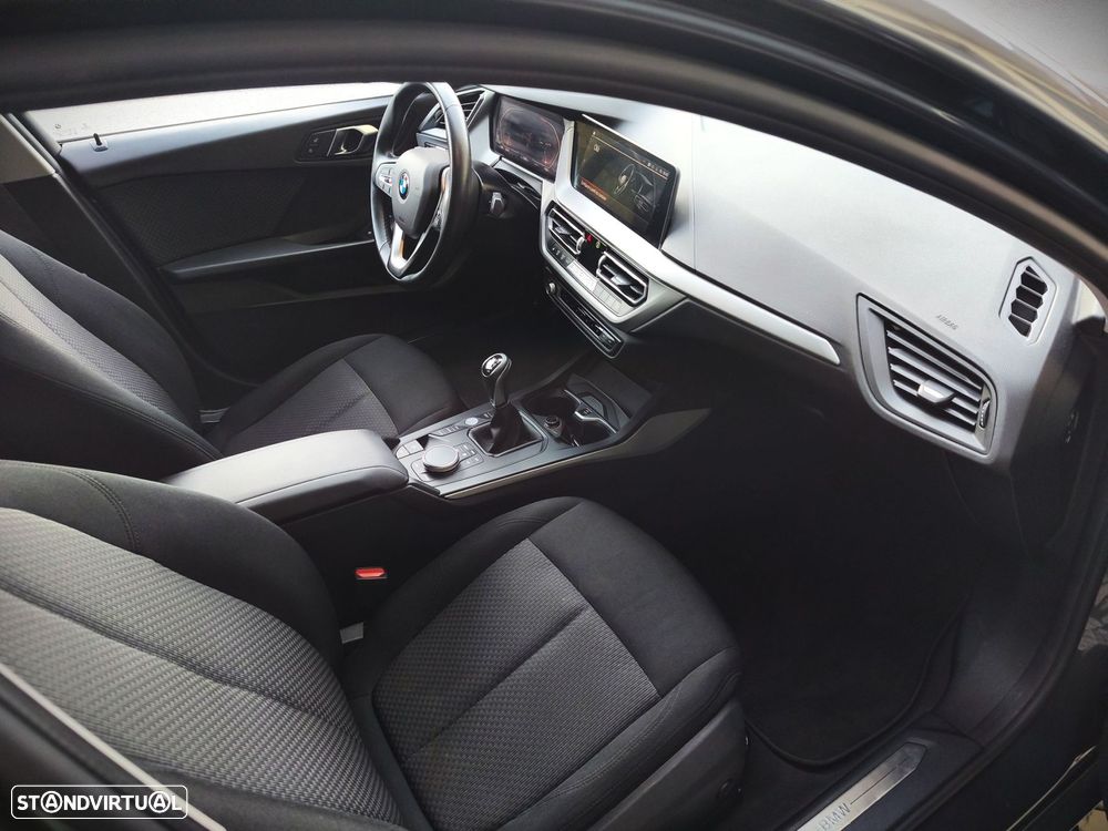 BMW 116 i Line Luxury - 10