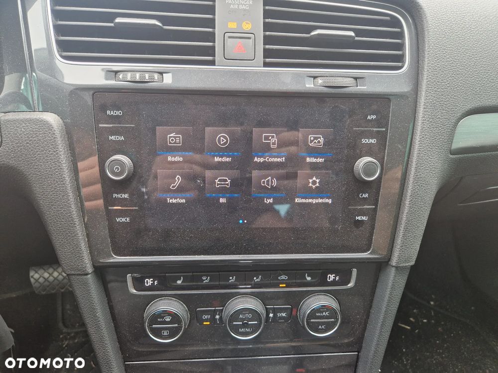 Volkswagen Golf - 10