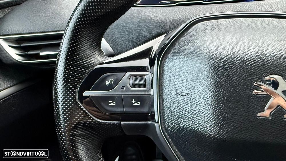 Peugeot 3008 1.2 PureTech GT Line - 24