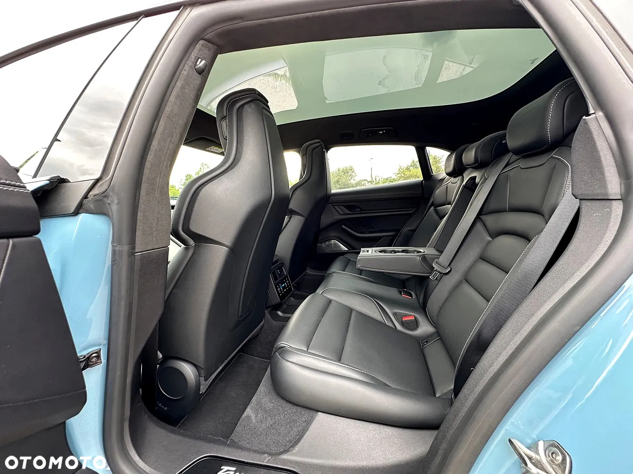 Porsche Taycan Turbo Cross Turismo - 8