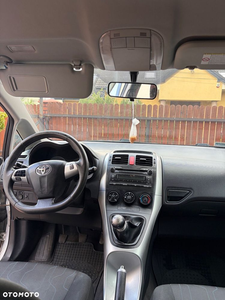Toyota Auris 1.6 Terra - 4