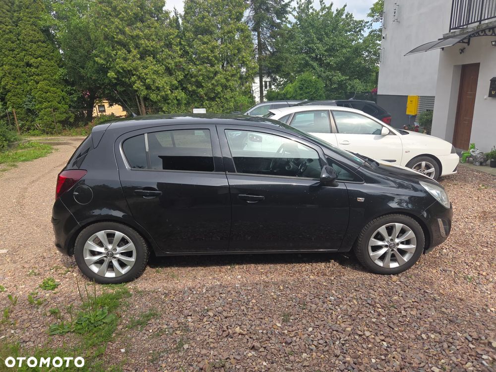Opel Corsa 1.2 16V Cosmo - 1