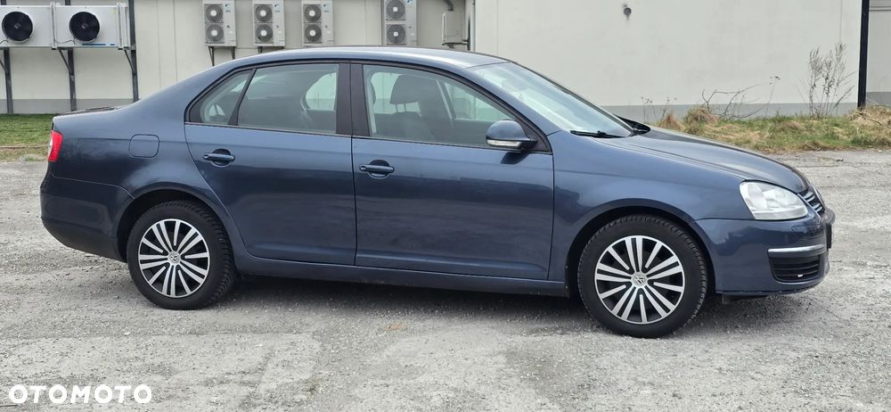 Volkswagen Jetta 1.9 TDI Trendline - 4